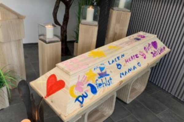 Kreamtionssarg bemalen